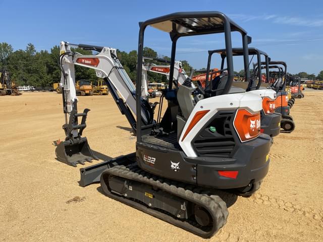 Image of Bobcat E32 equipment image 1