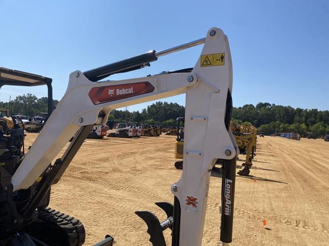 Image of Bobcat E32 equipment image 4