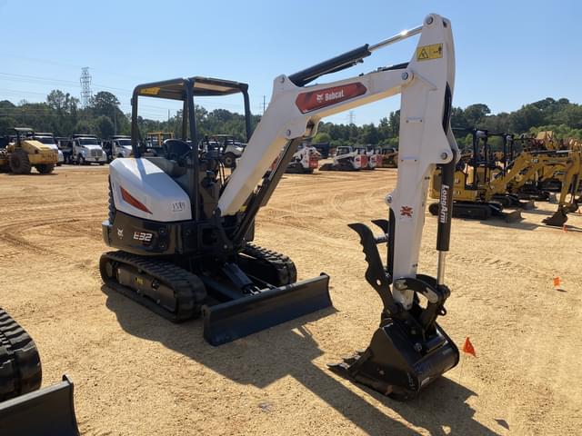 Image of Bobcat E32 equipment image 3
