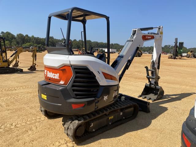 Image of Bobcat E32 equipment image 2