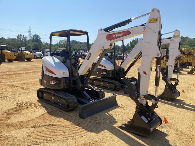 Image of Bobcat E32i equipment image 3