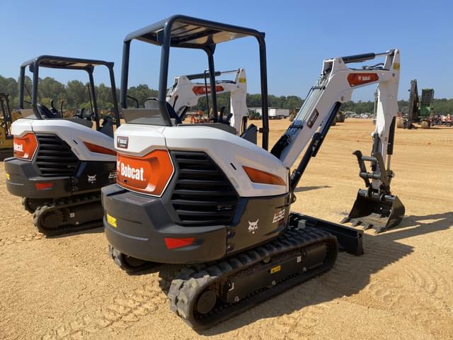 Image of Bobcat E32i equipment image 2