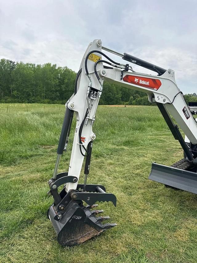 Image of Bobcat E32i equipment image 2