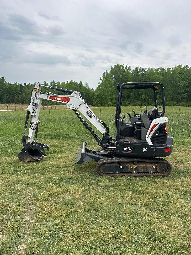Image of Bobcat E32i Primary image