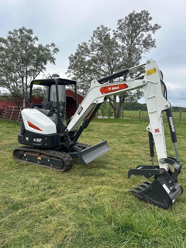 Image of Bobcat E32i equipment image 4