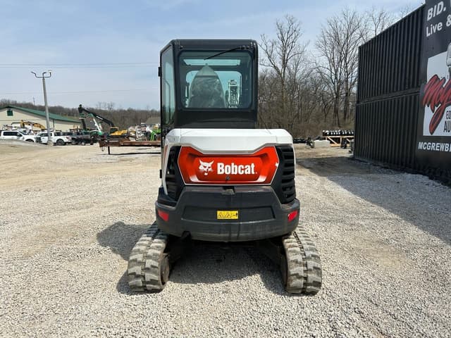 Image of Bobcat E35 equipment image 2
