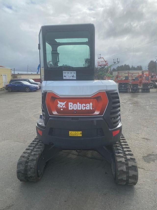 Image of Bobcat E35 equipment image 3