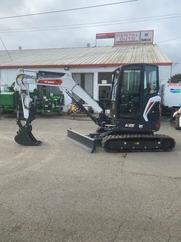 Main image Bobcat E35