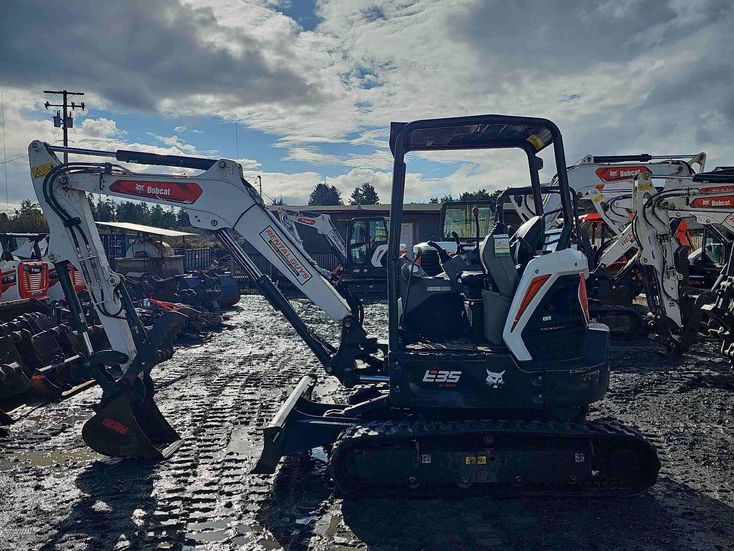 2023 Bobcat E35 Equipment Image0