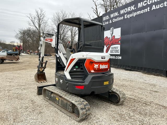 Image of Bobcat E35 equipment image 1
