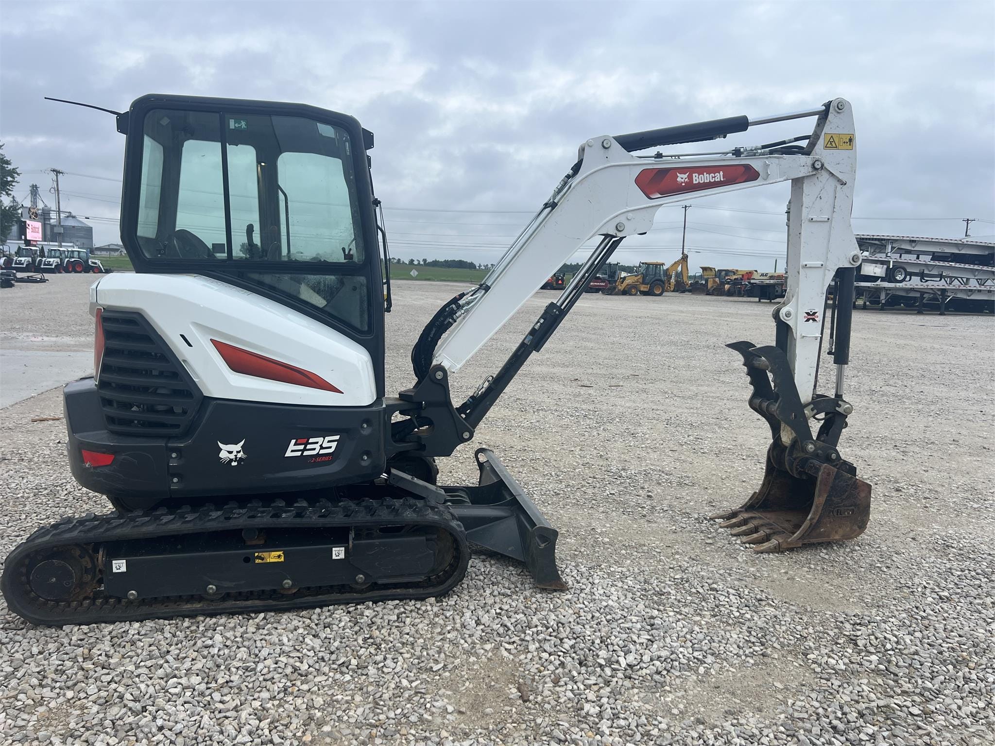 Main image Bobcat E35