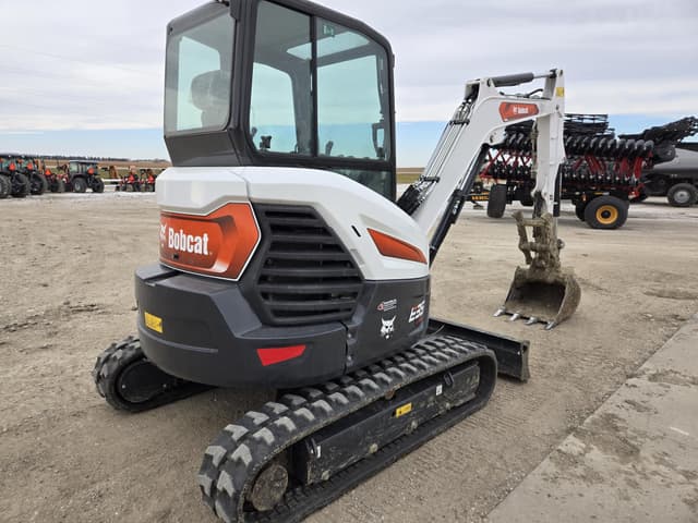 Image of Bobcat E35 equipment image 3