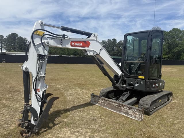 Image of Bobcat E35 equipment image 3