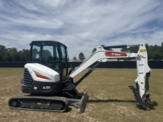 Image of Bobcat E35 equipment image 4