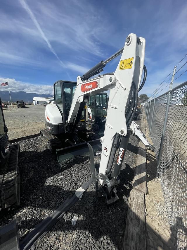 Image of Bobcat E35i equipment image 4