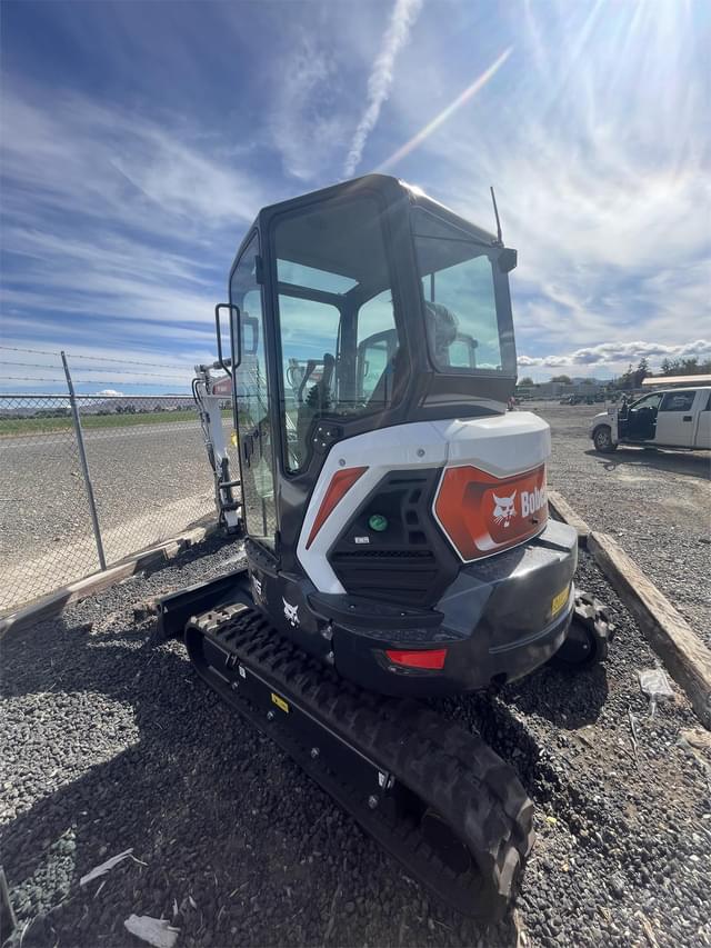Image of Bobcat E35 equipment image 1