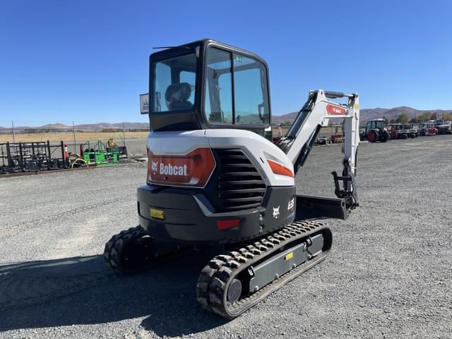 Image of Bobcat E35 equipment image 2