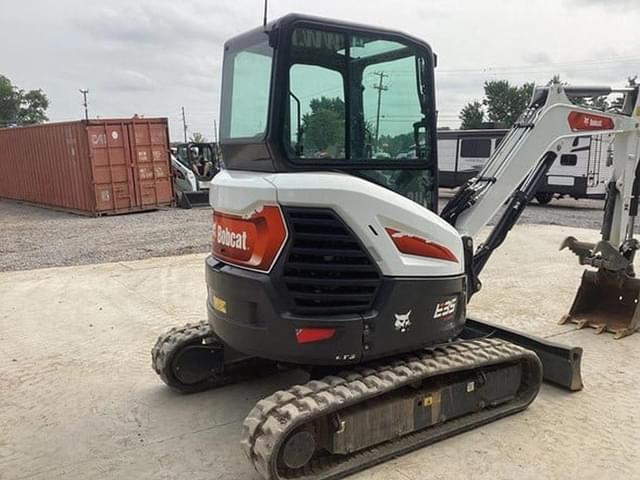 Image of Bobcat E35 equipment image 3