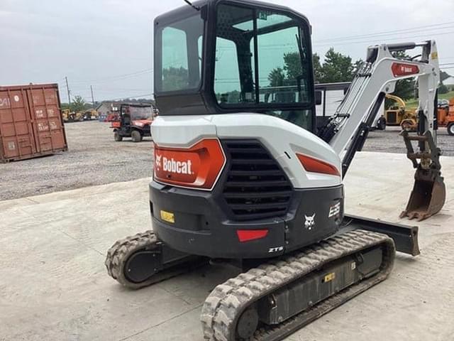 Image of Bobcat E35 equipment image 3