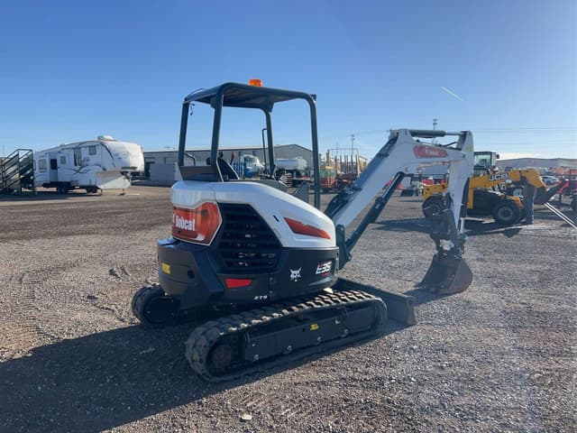 Image of Bobcat E35 equipment image 2