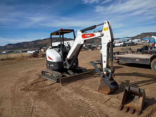 Image of Bobcat E35 equipment image 1