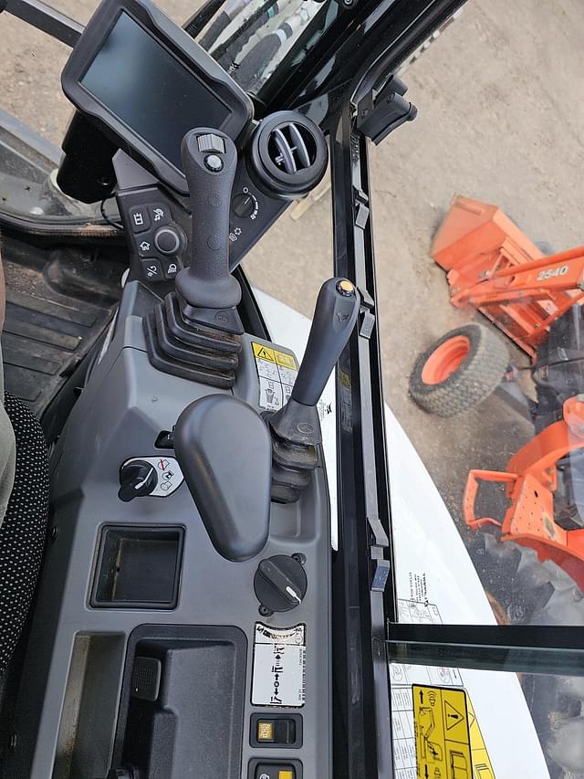 Image of Bobcat E35i equipment image 2