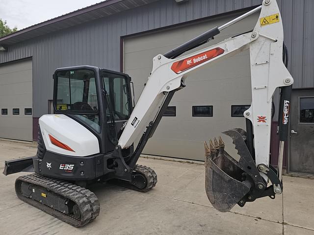 Image of Bobcat E35i equipment image 4