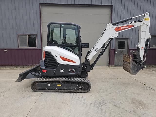 Image of Bobcat E35i equipment image 1