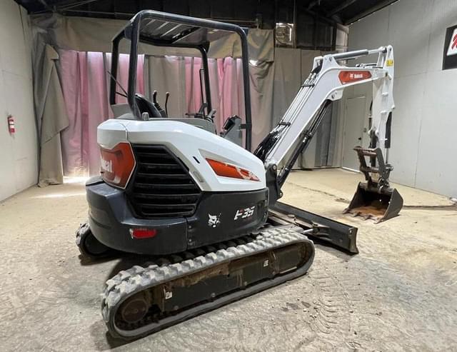 Image of Bobcat E35i equipment image 4
