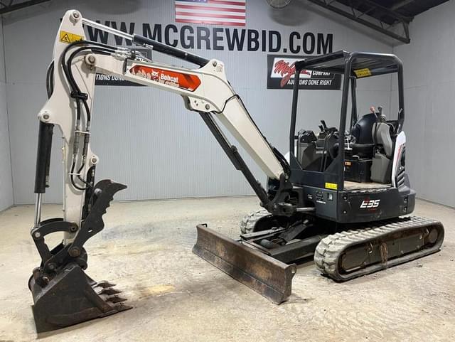 Image of Bobcat E35i equipment image 1