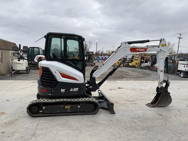Image of Bobcat E35i equipment image 4
