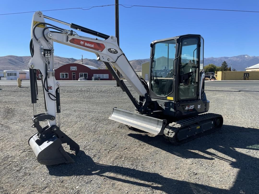 Image of Bobcat E35 Primary image
