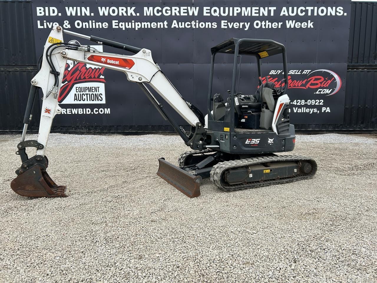 2023 Bobcat E35 Equipment Image0