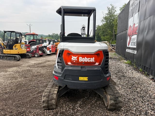 Image of Bobcat E35 equipment image 2
