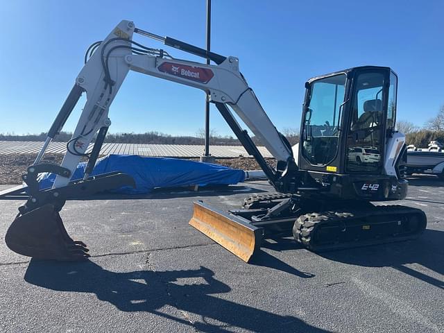 Image of Bobcat E42 equipment image 1