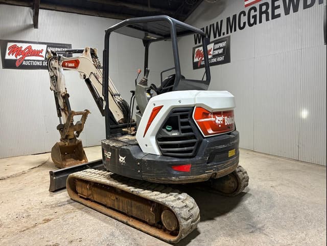 Image of Bobcat E42 equipment image 2