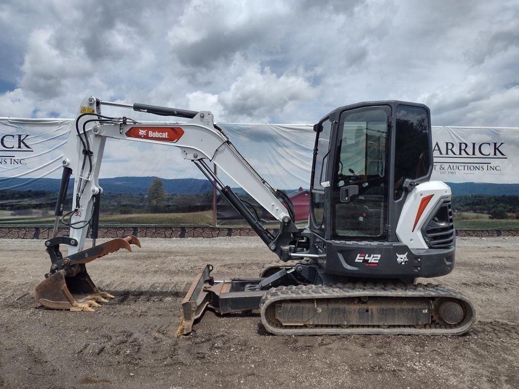 2023 Bobcat E42 Equipment Image0