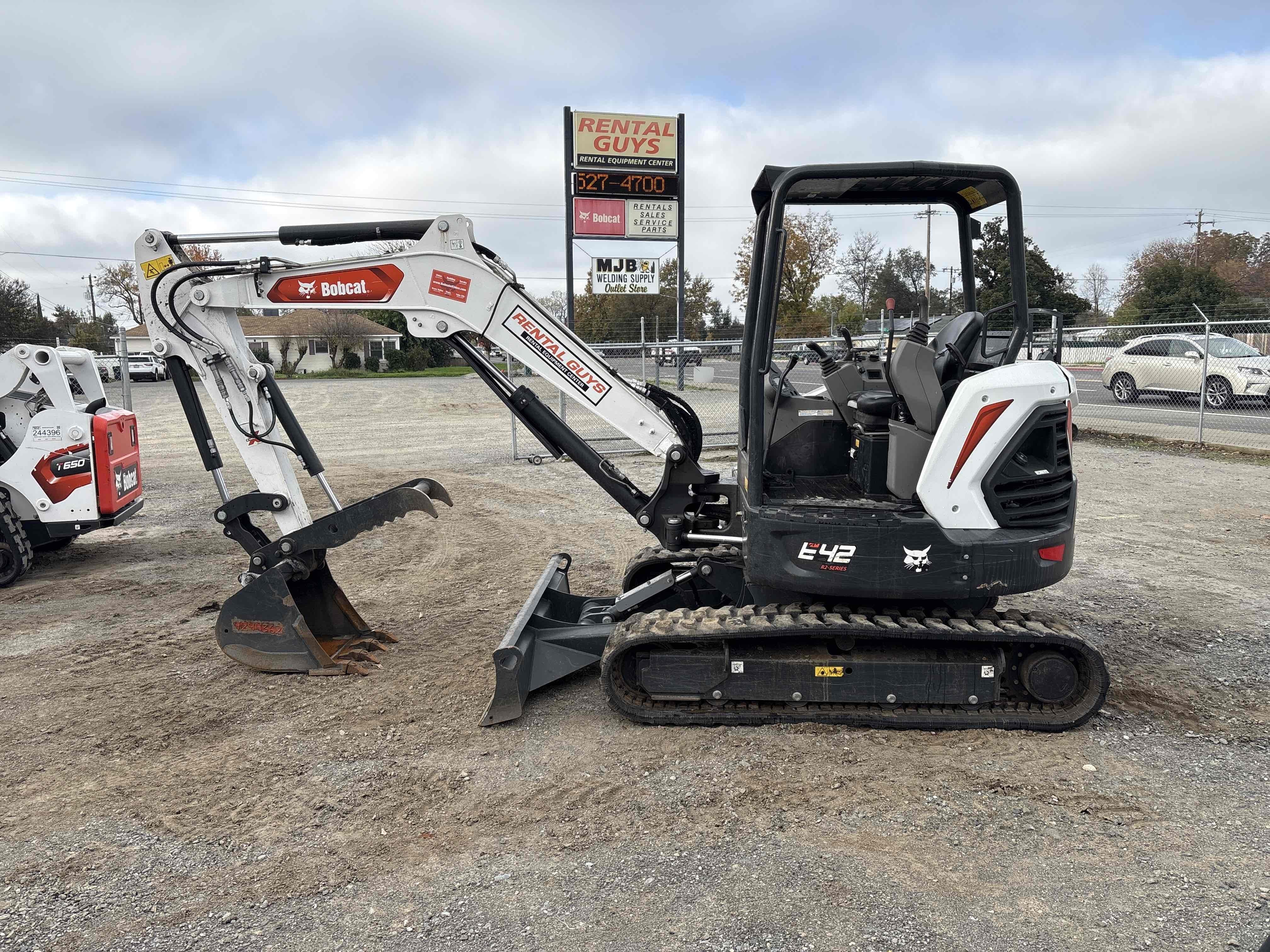 2023 Bobcat E42 Equipment Image0