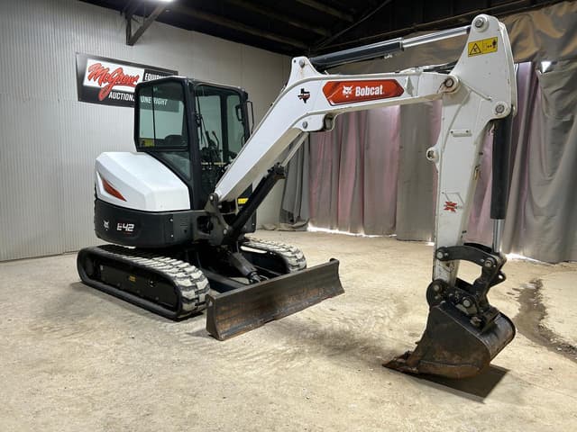 Image of Bobcat E42 equipment image 4