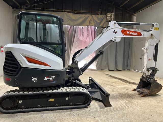 Image of Bobcat E42 equipment image 3