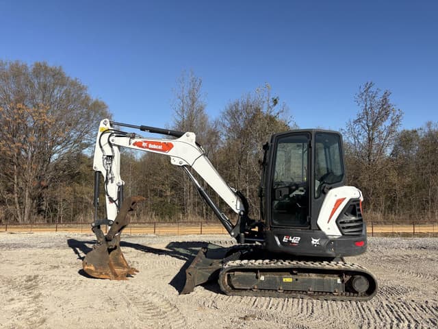 Image of Bobcat E42 equipment image 1