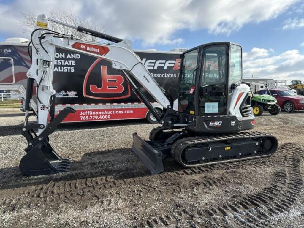 Main image Bobcat E50