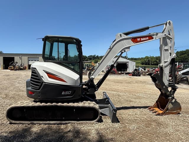 Image of Bobcat E50R2 equipment image 4