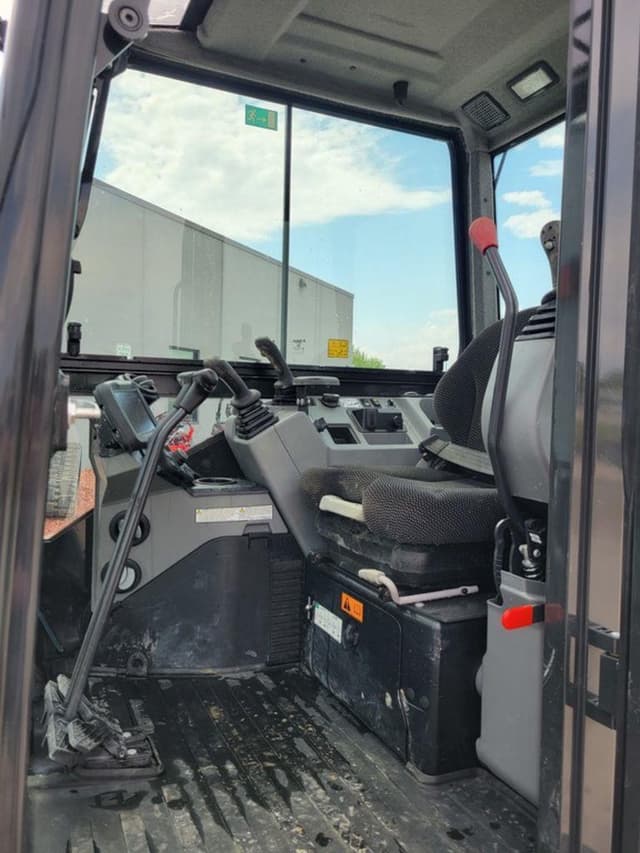 Image of Bobcat E60 equipment image 4