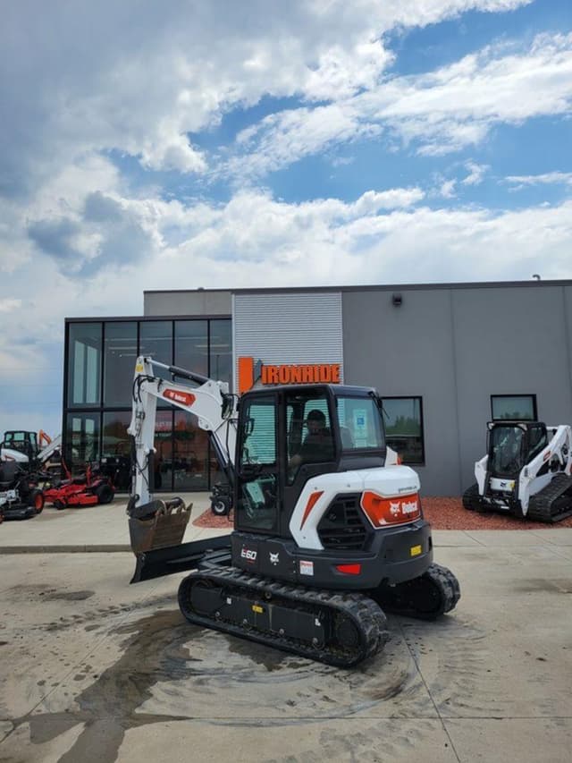 Image of Bobcat E60 equipment image 3