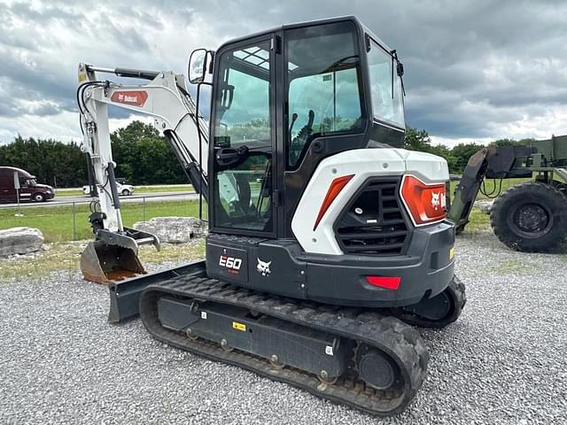 Image of Bobcat E60 equipment image 4