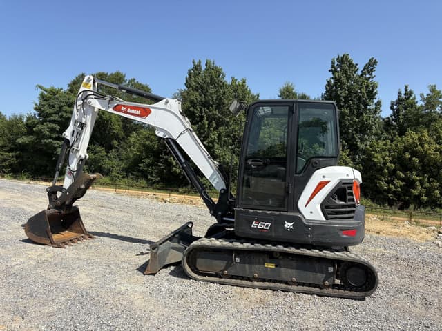 Image of Bobcat E60 equipment image 2
