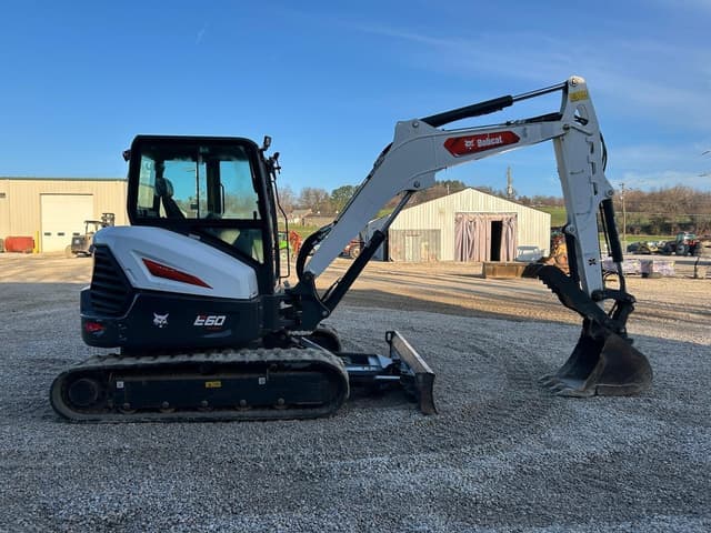 Image of Bobcat E60 equipment image 4