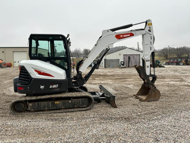 Image of Bobcat E60 equipment image 4