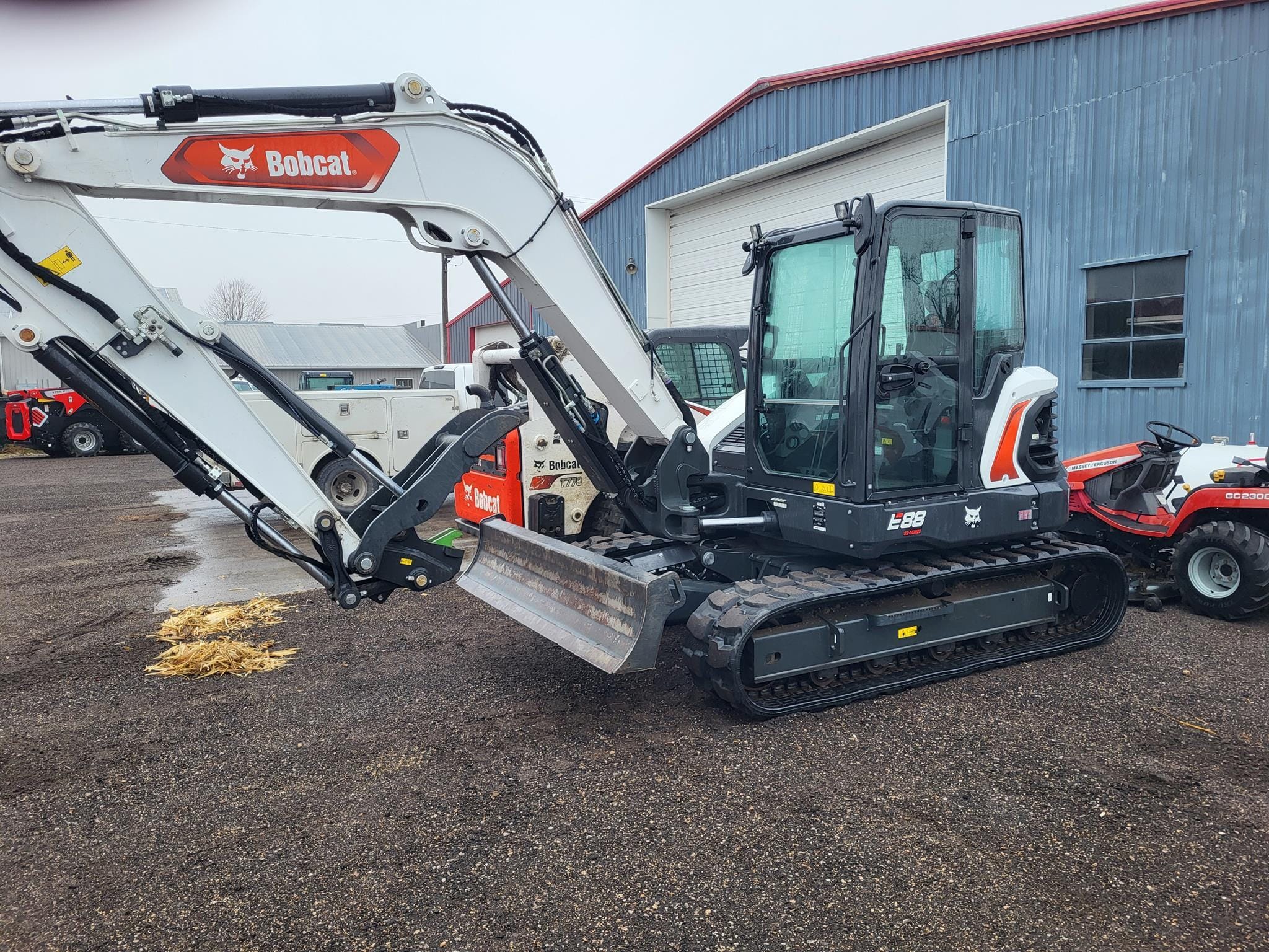 2023 Bobcat E88 Equipment Image0